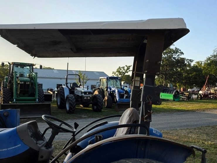 new-holland-tn70-image-25