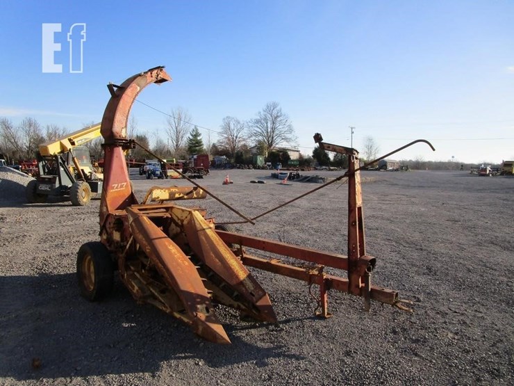 new-holland-super-717-image-1