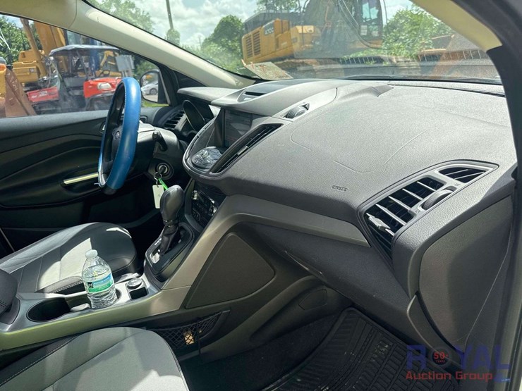2016-ford-escape-se-image-26