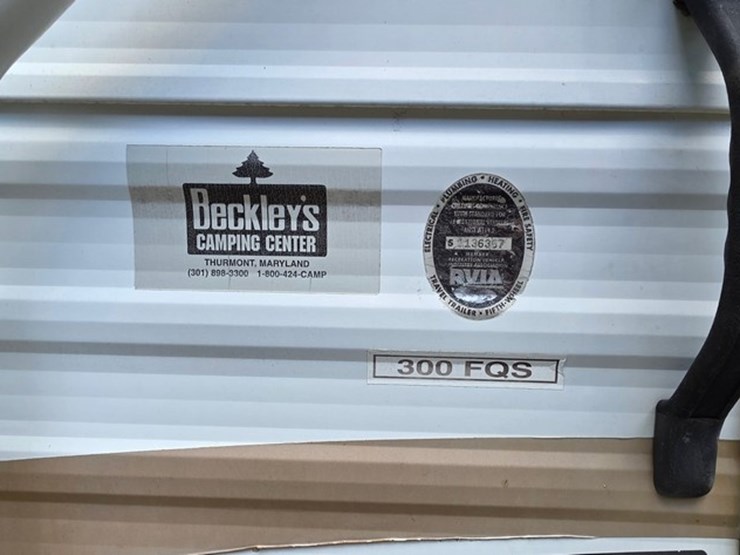 2003-fleetwood-2-axle-camper-(title)-image-25