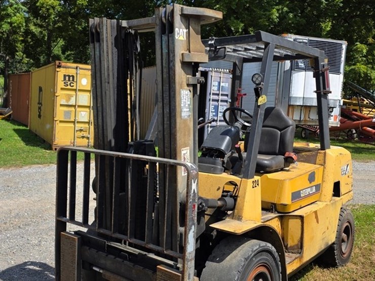 2005-caterpillar-dp40kl-image-31
