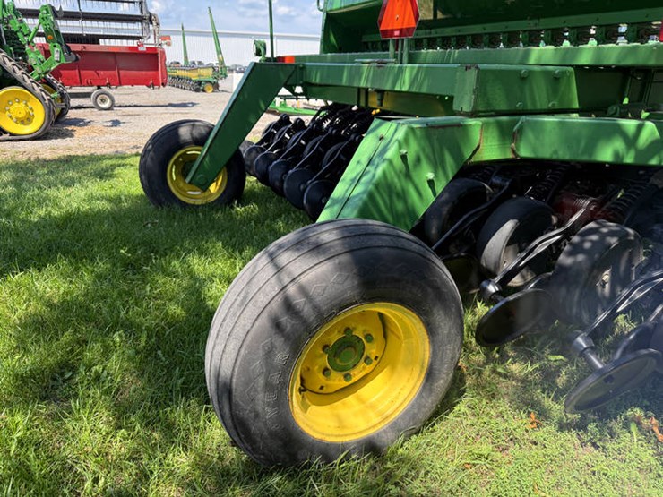 john-deere-1560-image-8