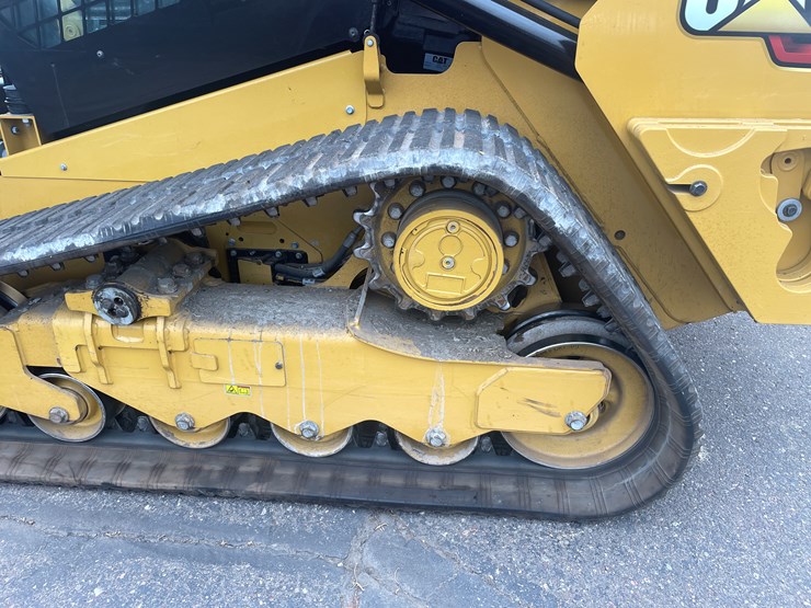 2019-caterpillar-259d3-image-27