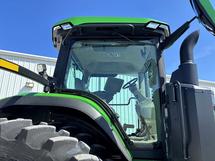 2023-john-deere-8r-370-image-21