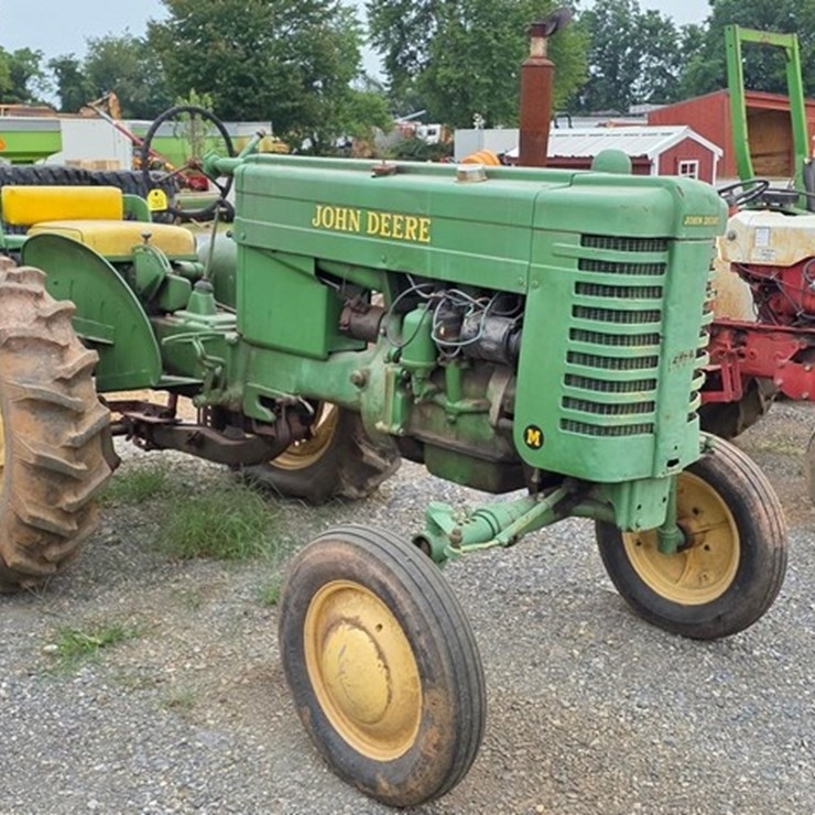 JOHN DEERE M