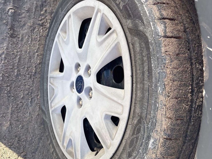 2013-ford-escape-image-25