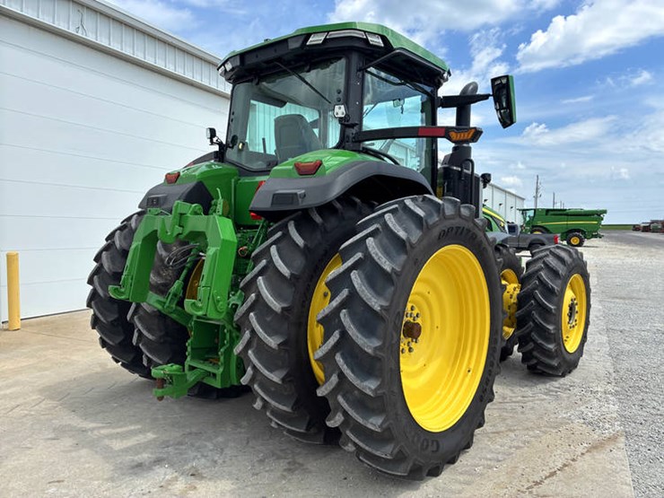 2023-john-deere-8r-340-image-4