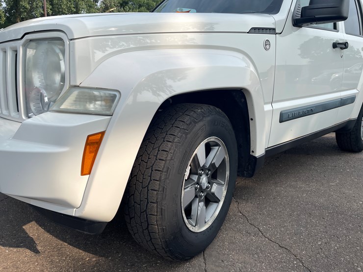 2008-jeep-liberty-sport-image-10