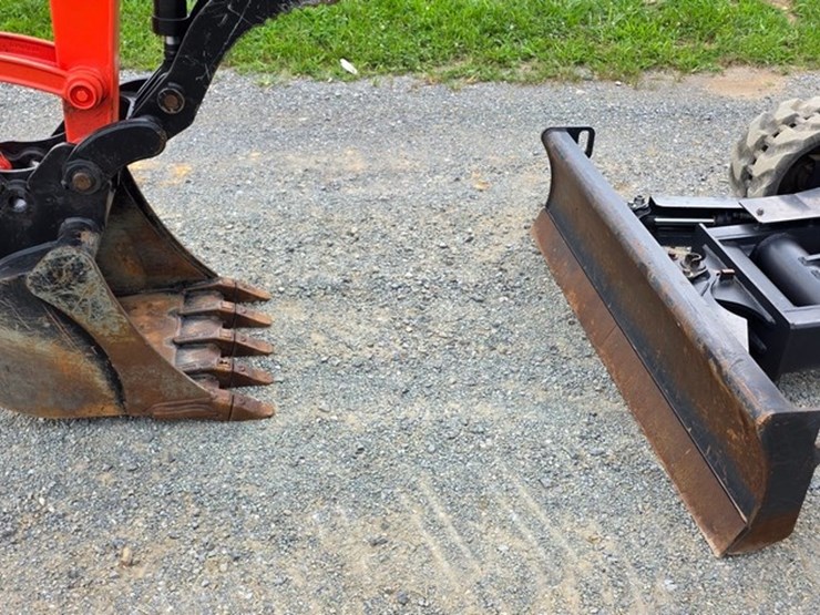 2021-kubota-kx033-4-image-8