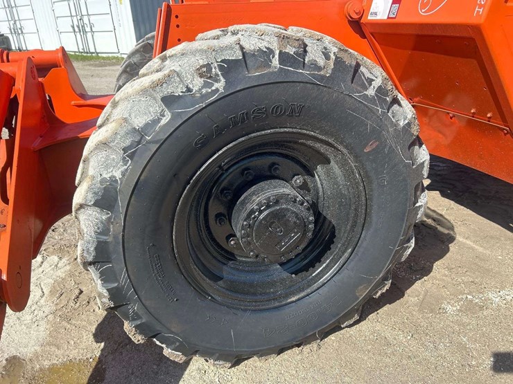 lull-highlander-1044c-54-series-ii-10,000lb-4x4-rough-terrain-telehandler-image-14