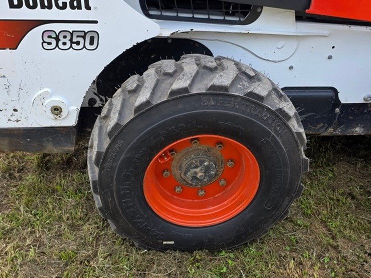 2020-bobcat-s850-image-14