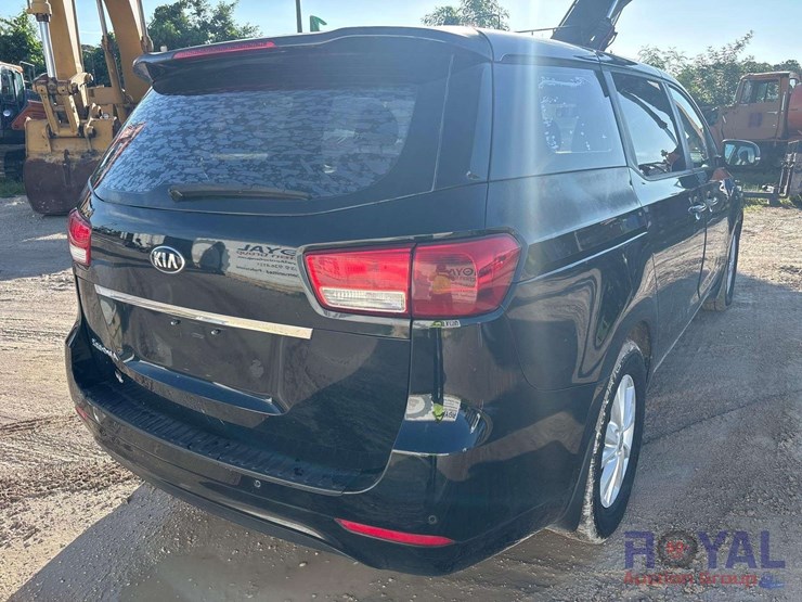 2015-kia-sedona-image-2