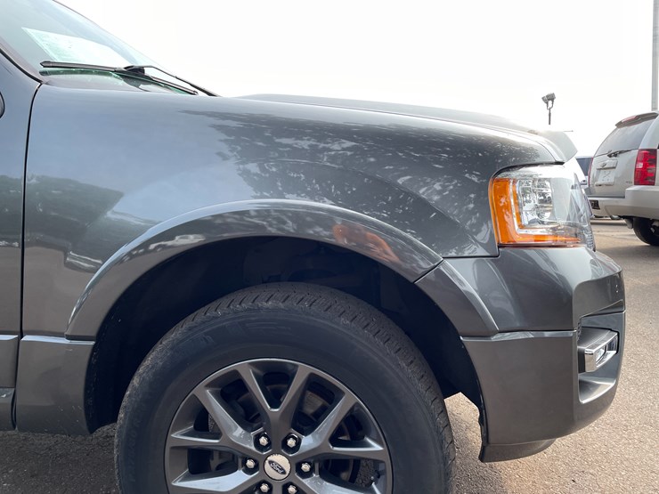 2017-ford-expedition-limited-image-30