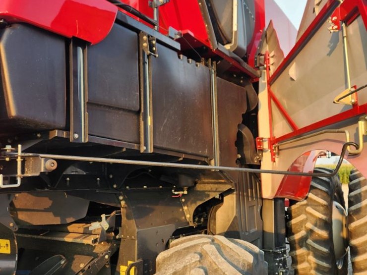 2014-case-ih-8230-image-10