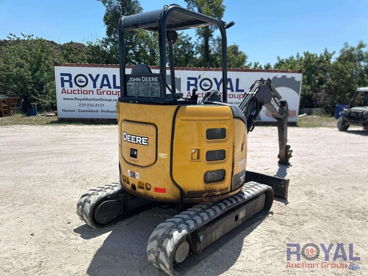 2017-deere-30g-image-3