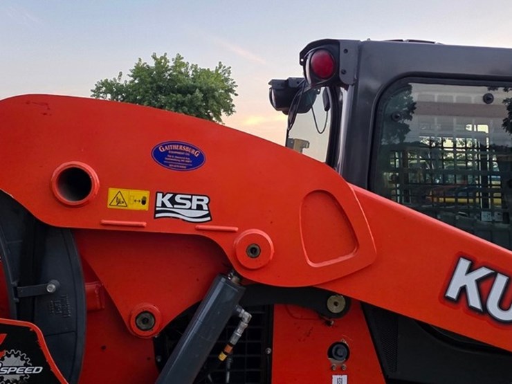 2016-kubota-ssv75-image-16