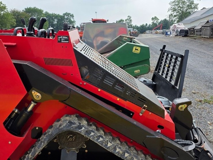 new-valley-pioneer-scl850-mini-skidloader-image-7