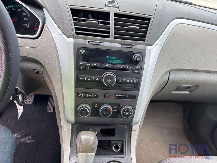 2011-chevrolet-traverse-image-10