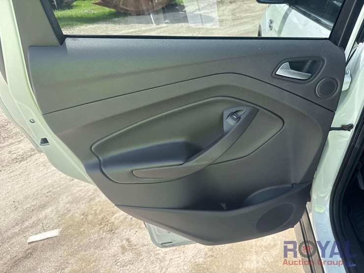 2016-ford-escape-se-image-19