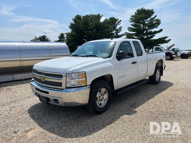 2012-chevrolet-silverado-image-1