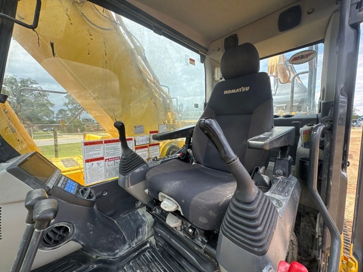 2023-komatsu-pc360-lc-11-image-25