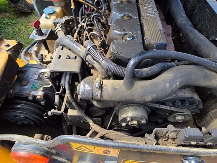 2011-jcb-515-40-image-35