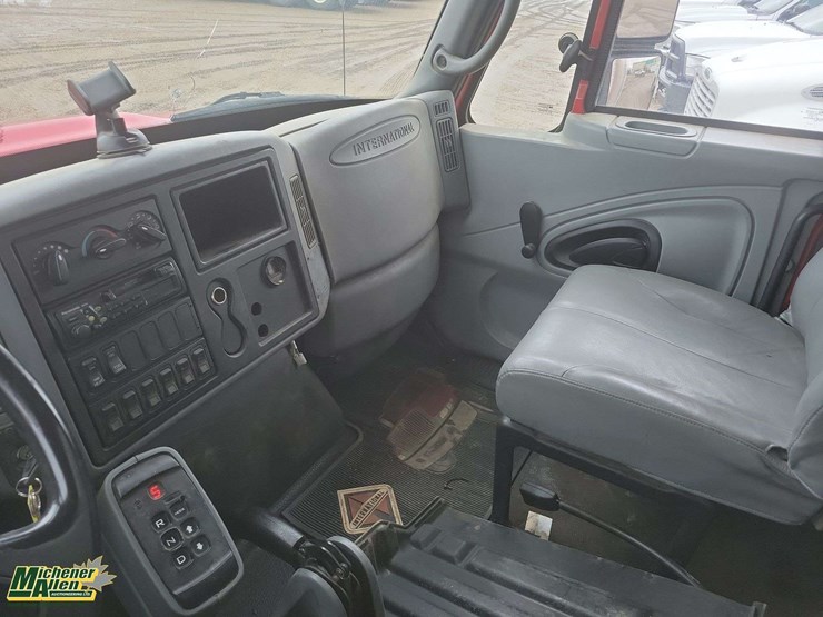 2006-international-durastar-4300-image-28