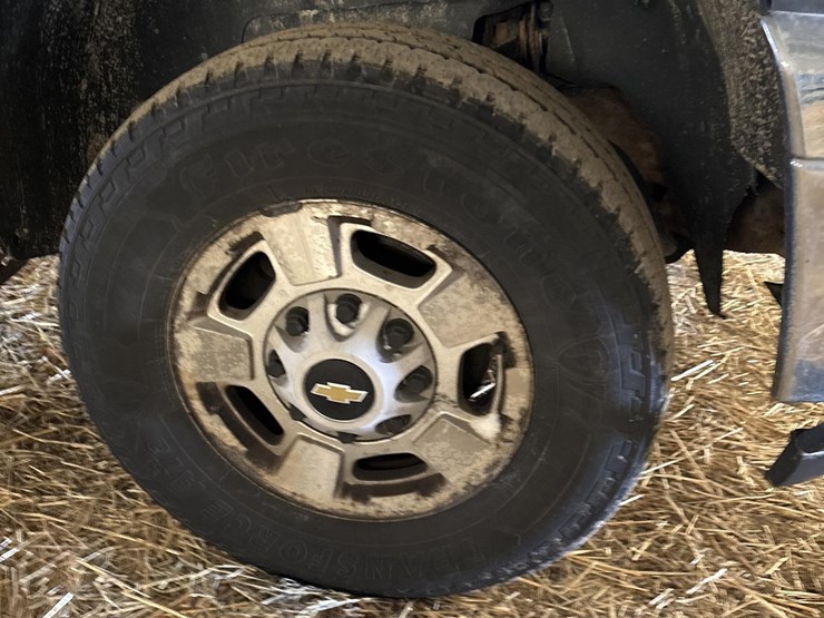 2011-chevrolet-2500-image-8
