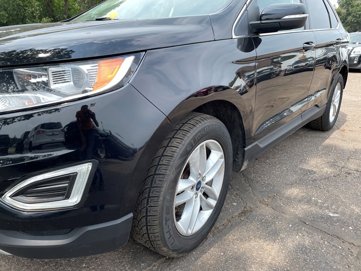 2016-ford-edge-sel-image-9
