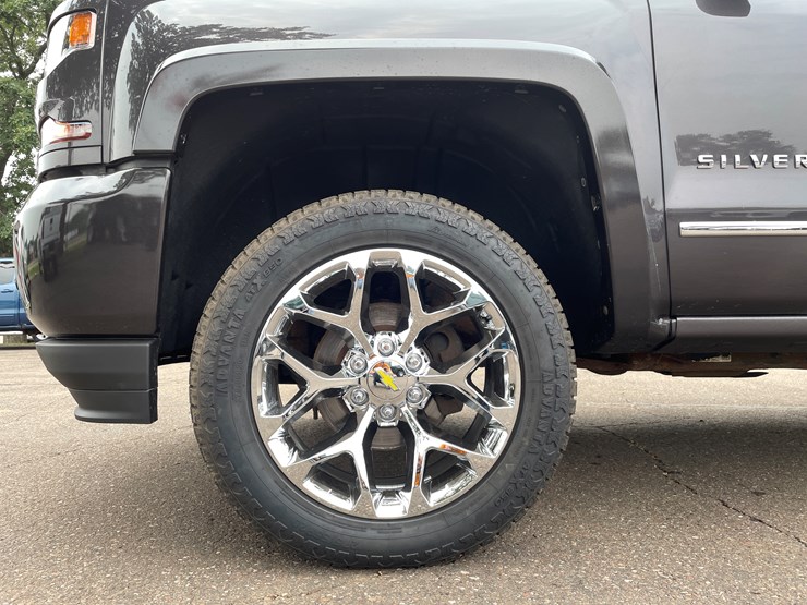 2016-chevrolet-silverado-image-13