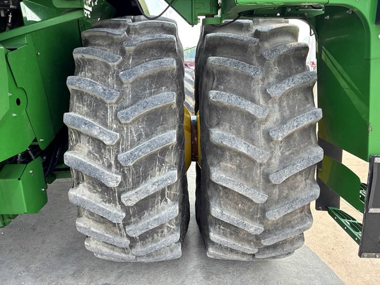 2014-john-deere-s690-image-33
