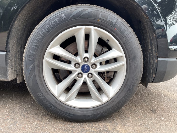 2016-ford-edge-sel-image-31