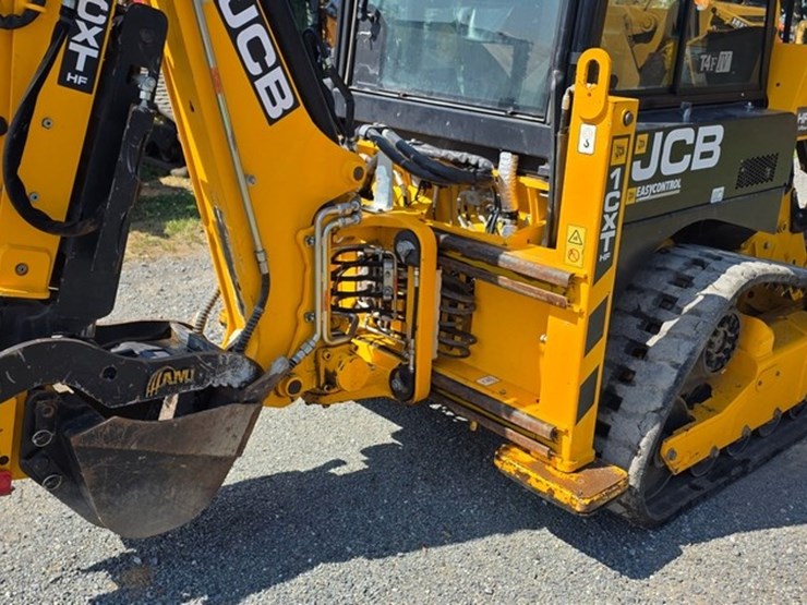 2021-jcb-1cxt-image-22