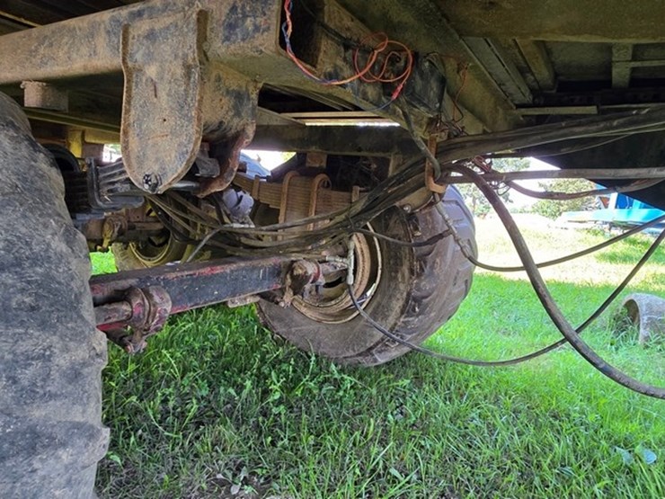 tandem-axle-silage-cart-image-27
