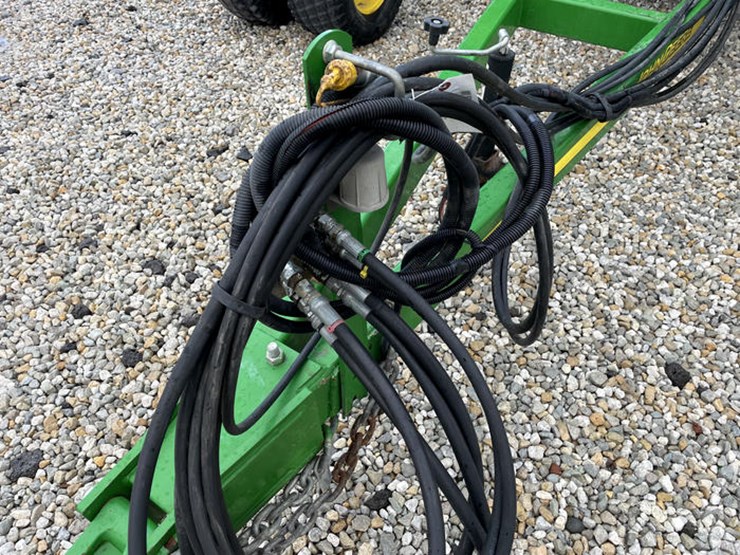 2017-john-deere-1990-image-13