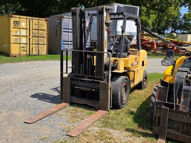 2005-caterpillar-dp40kl-image-2