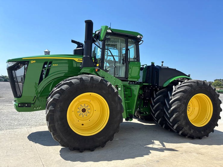 2023-john-deere-9r-440-image-11