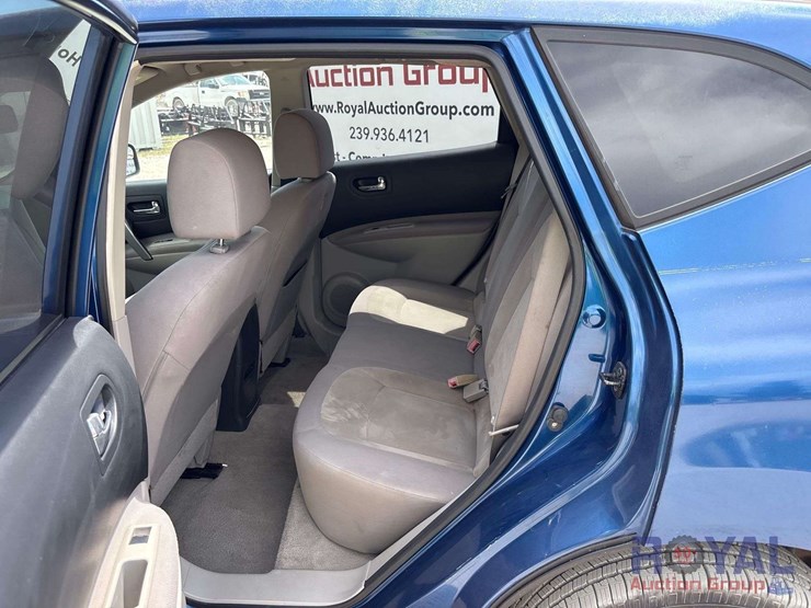 2010-nissan-rogue-image-17