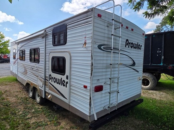 2003-fleetwood-2-axle-camper-(title)-image-3