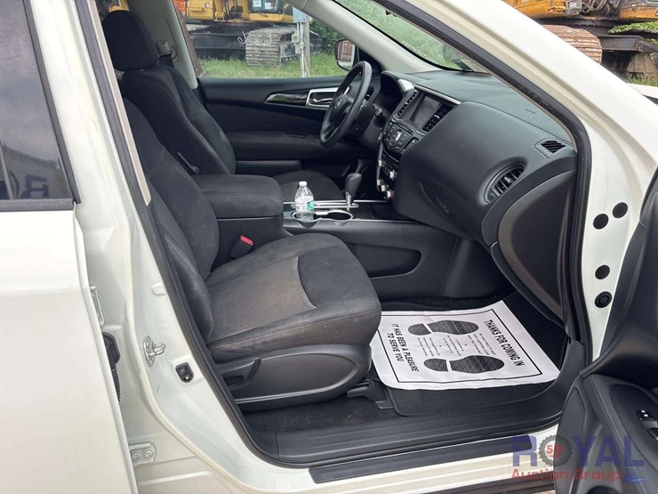 2017-nissan-pathfinder-image-21
