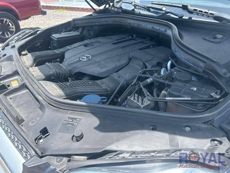 2016-mercedes-benz-gl450-image-15