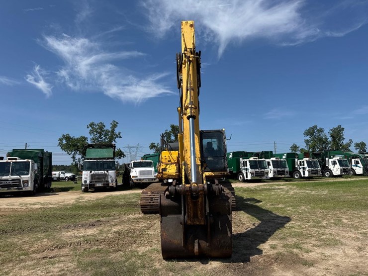 2016-komatsu-pc210-lc-11-image-3