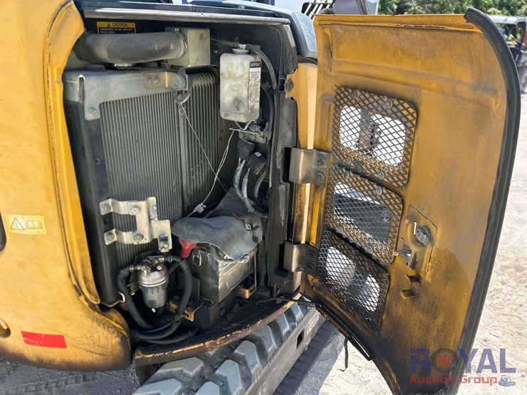 2017-deere-30g-image-12
