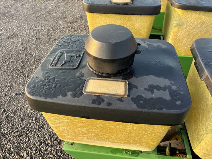 john-deere-7000-image-48