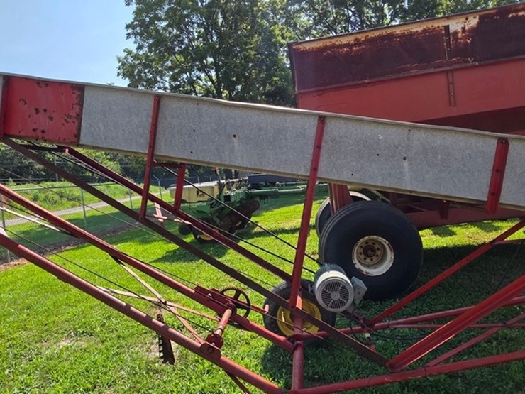 new-holland-155-image-9