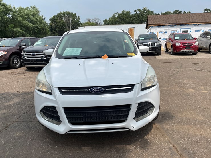 2015-ford-escape-se-image-8