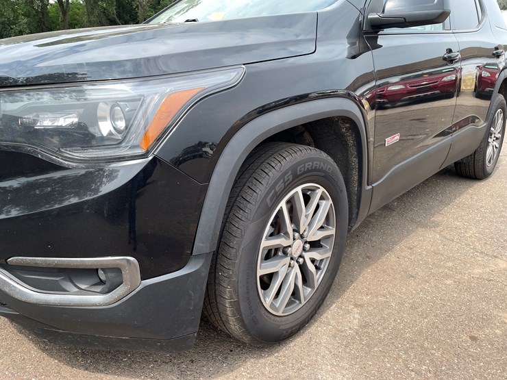 2017-gmc-acadia-image-11