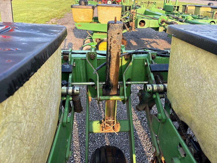 john-deere-7000-image-42