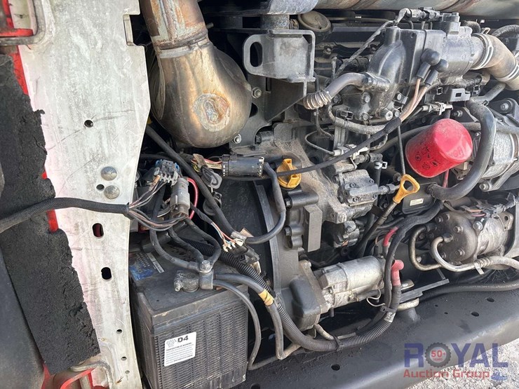 2019-bobcat-t770-image-16