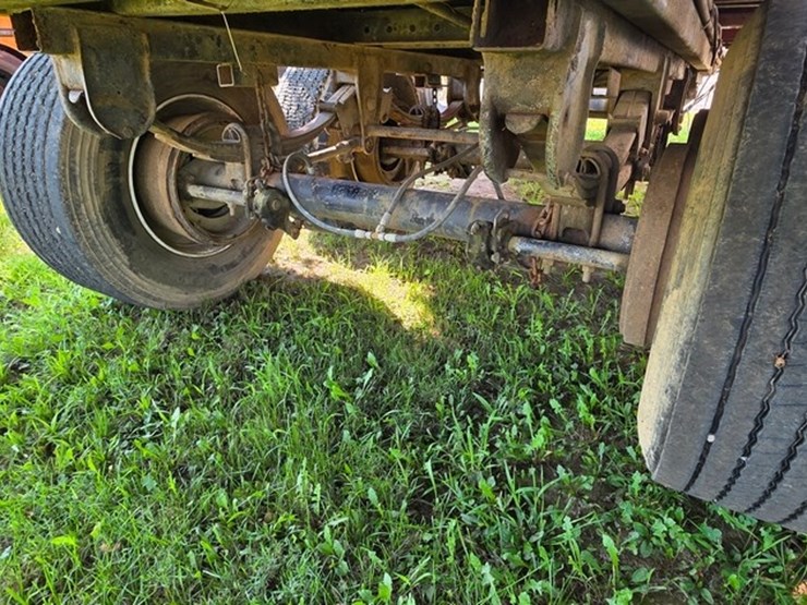 tandem-axle-silage-cart-image-14